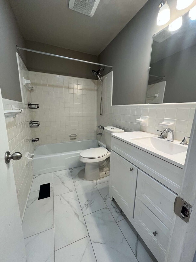 Building Photo - 6208 Cedar Point Dr NW