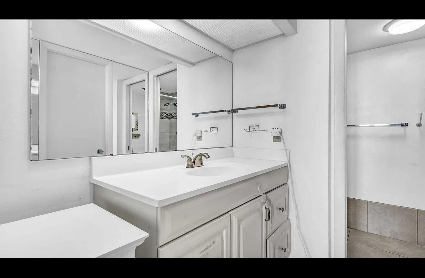 Building Photo - 2618 Cove Cay Dr