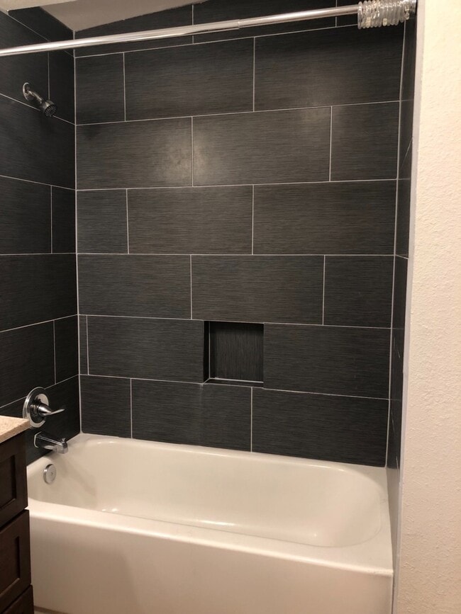 Building Photo - 4715 Howard St