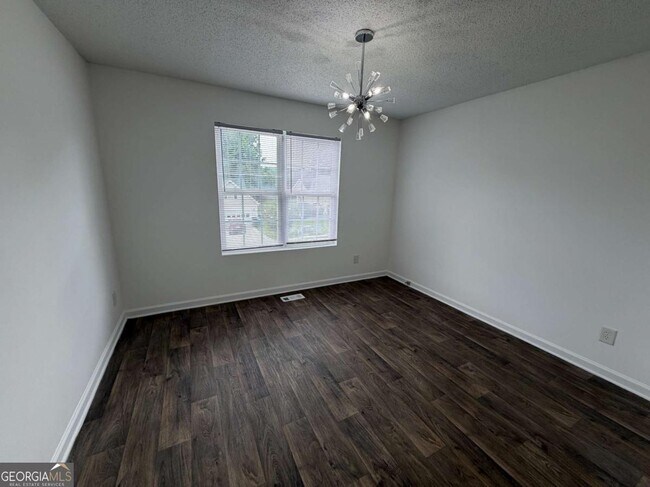 Building Photo - 1613 Fort Perry Way