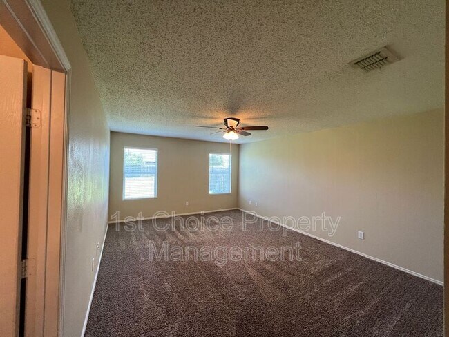 Building Photo - 4888 Parkview Hills Ln