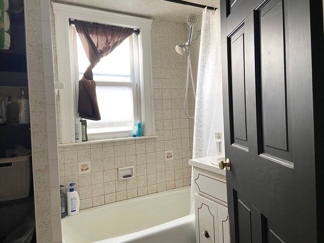 Building Photo - 26 Harrison St