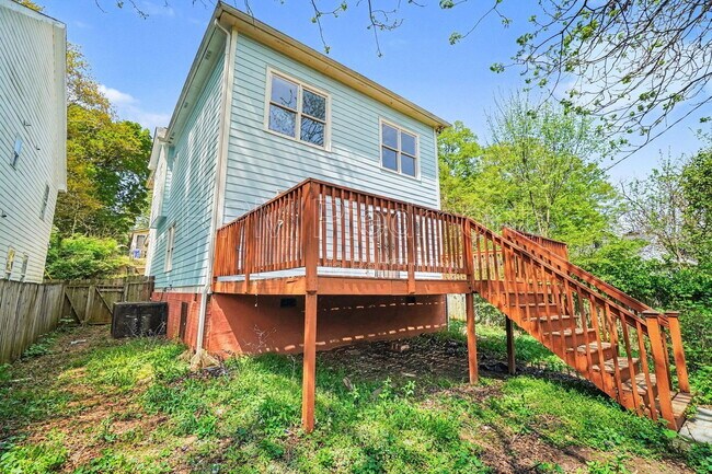 Building Photo - 1034 Hubbard St SW