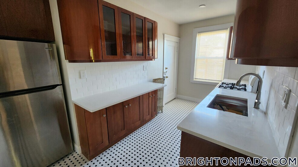 Primary Photo - 26 Chiswick Rd