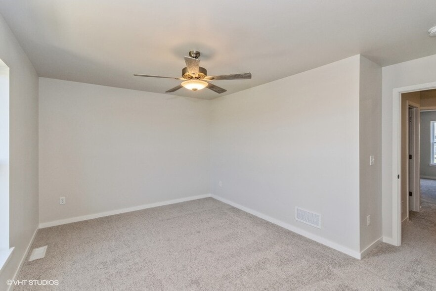 Building Photo - 2231 Saint Andrews Dr