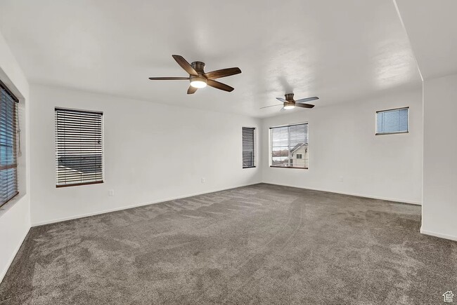 Building Photo - 1616 E Maple Way