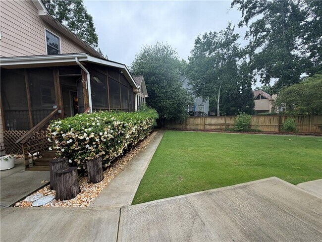 Building Photo - 10935 Pennbrooke Crossing