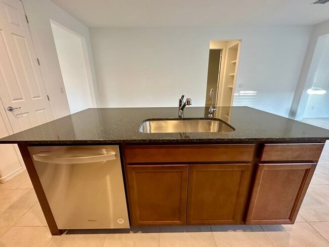 Building Photo - SENTERO CROSSING 3 bed 2 bath home