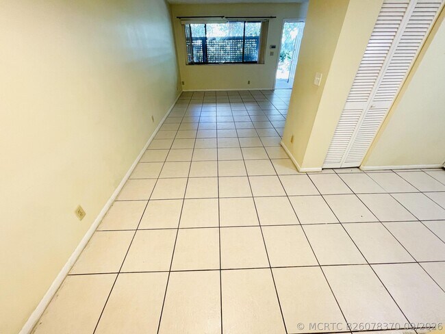 Building Photo - 3096 Collin Dr