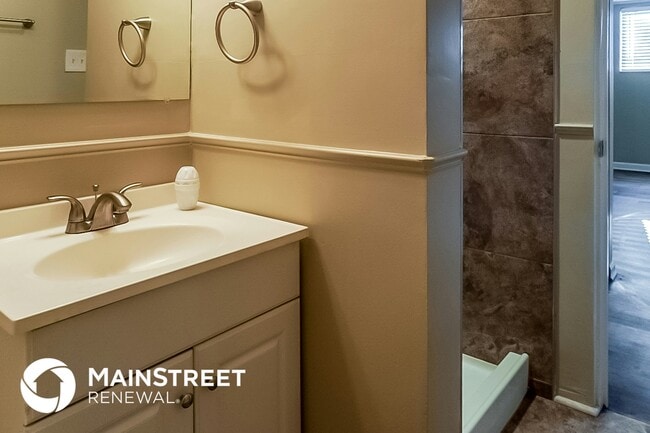 Building Photo - 5971 Northland Rd