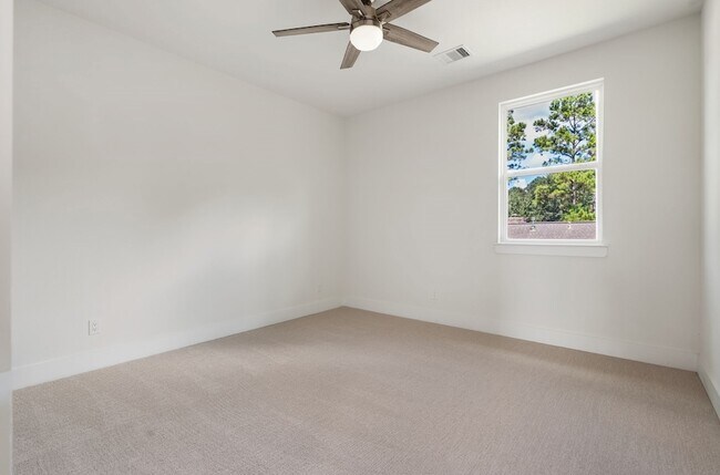 Building Photo - 22806 August Leaf Dr