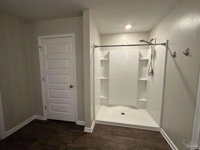 Building Photo - 7540 Oak Lake Blvd