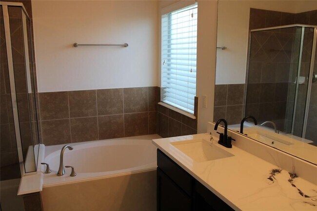Building Photo - 4318 Payton Manor Ln