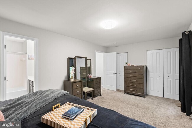 Building Photo - 18005 Sunset Lake Ct