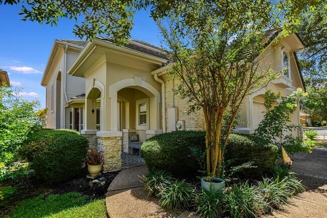 Building Photo - 4545 Golf Vista Dr