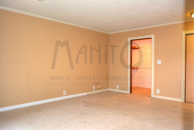 Building Photo - **COMING SOON** Spacious Wandermere Area Home