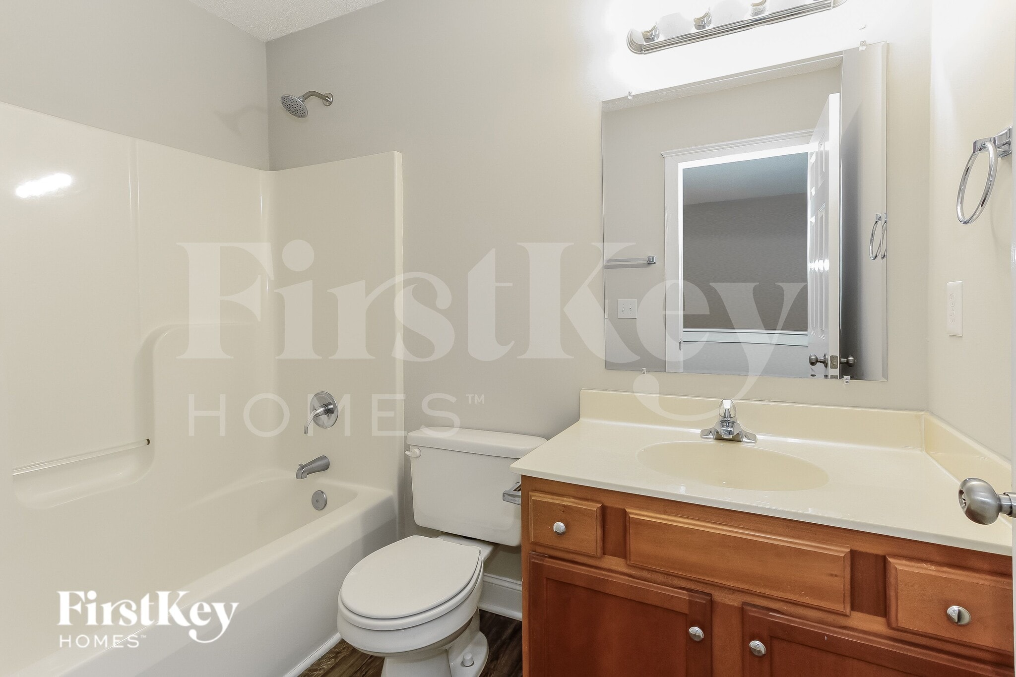 Building Photo - 13432 Glencreek Ln