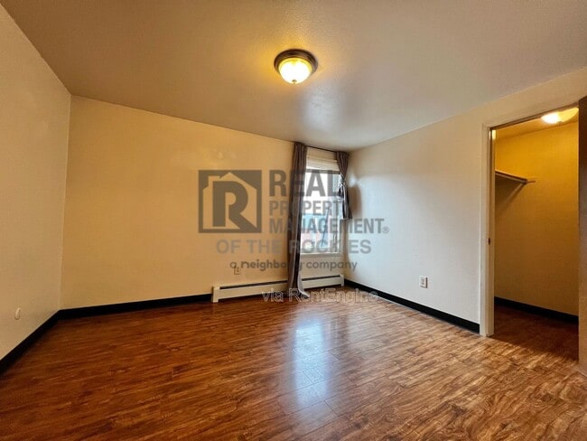 Building Photo - 1005 Robertson St