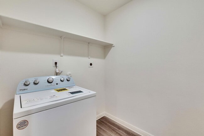 Building Photo - 1008 Gray Fox Lp