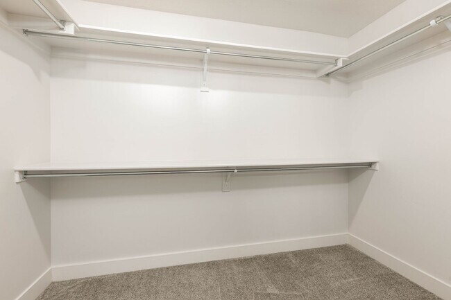 Building Photo - 3 bed | 2.5 bath | 2-car Townhome with Was...