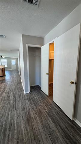 Building Photo - 907 Post Oak Trail