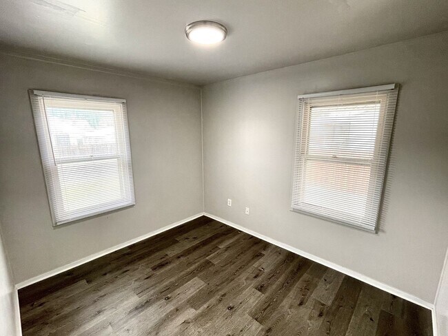 Building Photo - 1427 Judson Ave