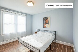 Building Photo - Room in Shared 7 bed/6 bath home