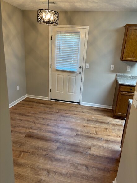 Building Photo - 254 Marcellus Dr