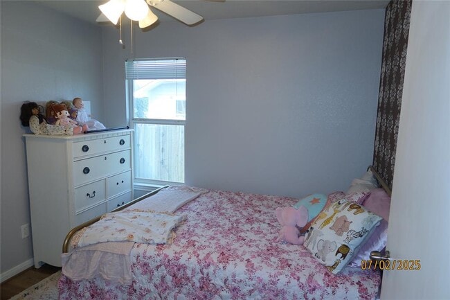 Building Photo - 305 Duprie Dr