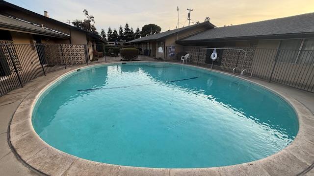 Building Photo - 461 W Shaw Ave