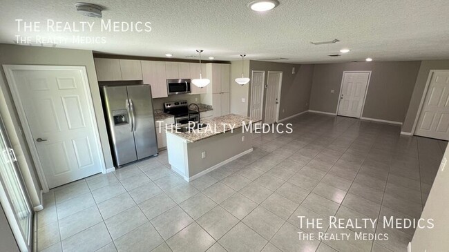 Building Photo - 1550 Pace Dr NW