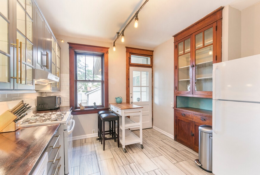Kitchen - 4945 Delor Street