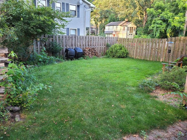 Building Photo - Beautifully Renovated Home in Ann Arbor's ...