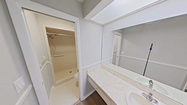 Building Photo - Charming 2 Bed, 2 Bath Rental with Garage ...