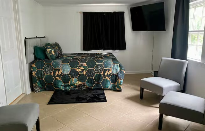 Building Photo - 1725 Hudson Rd