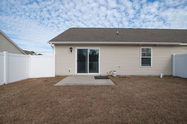 Building Photo - 168 Pine Hollow Rd