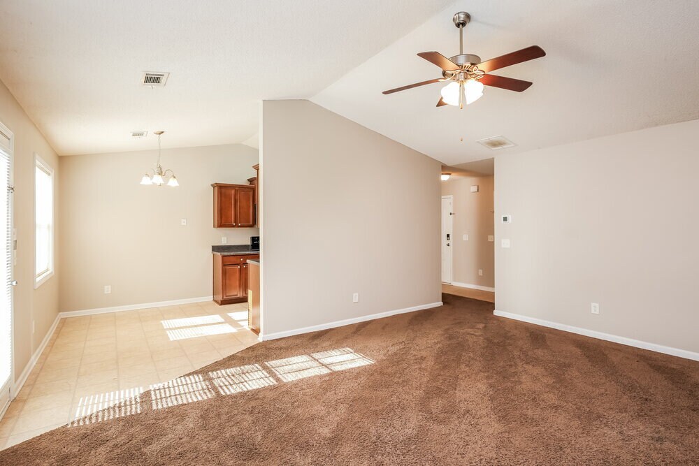 Building Photo - 2120 Crown Park Dr
