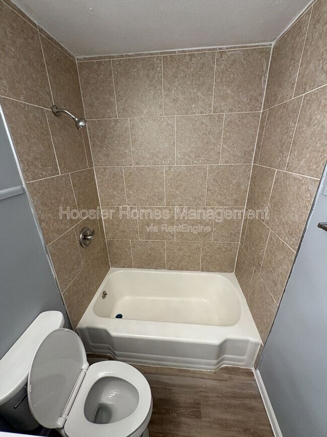 Building Photo - 1031 N Centennial St