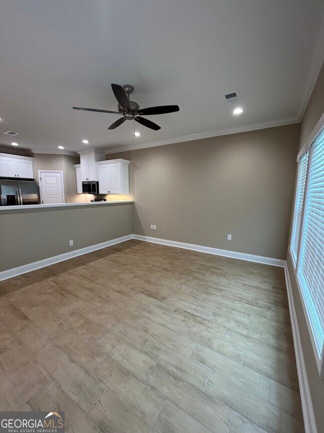 Building Photo - 126 The Villas Wy