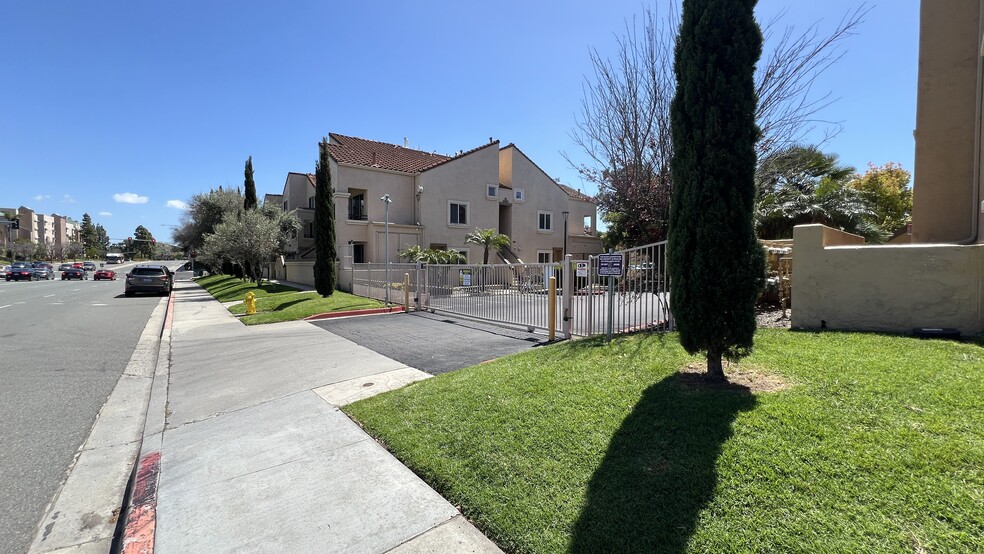 Building Photo - 3965 Nobel Dr