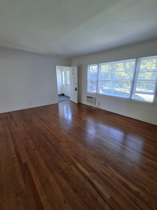 Building Photo - 724 S Old Ranch Rd