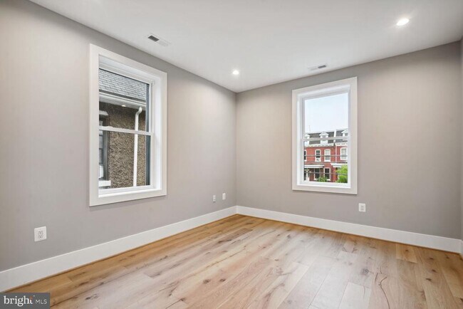 Building Photo - 3901 New Hampshire Ave NW