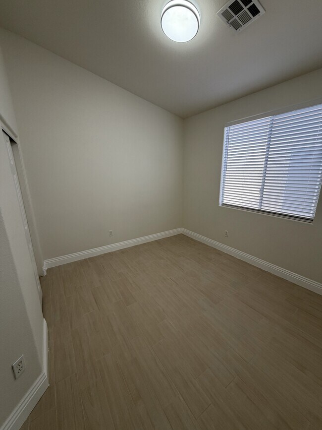 Building Photo - 202 Waterton Lakes Ave