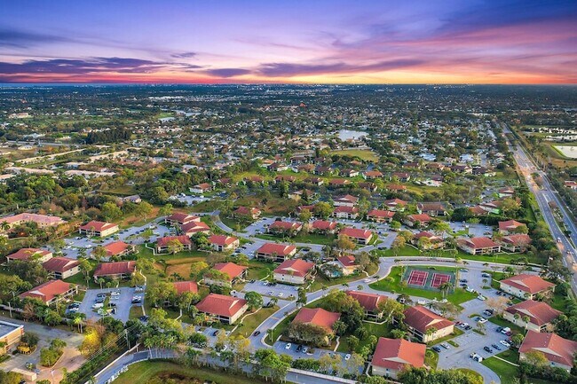 Building Photo - 6532 Chasewood Dr