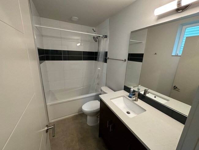 Building Photo - Beautiful high end home in Ballard fir Rent!