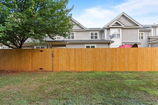 Building Photo - COMING SOON! Move-In Ready 3-Bed Home in V...