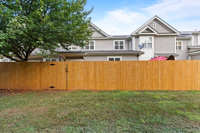 Building Photo - Move-In Ready 3-Bed Home in Villages at Ha...