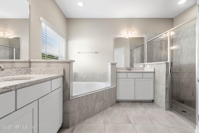 Building Photo - 85461 Amaryllis Ct