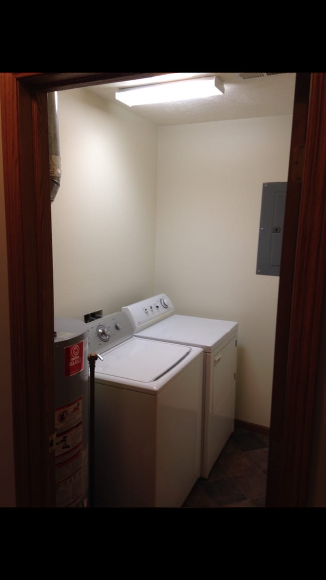 Building Photo - 715 Willis Ave