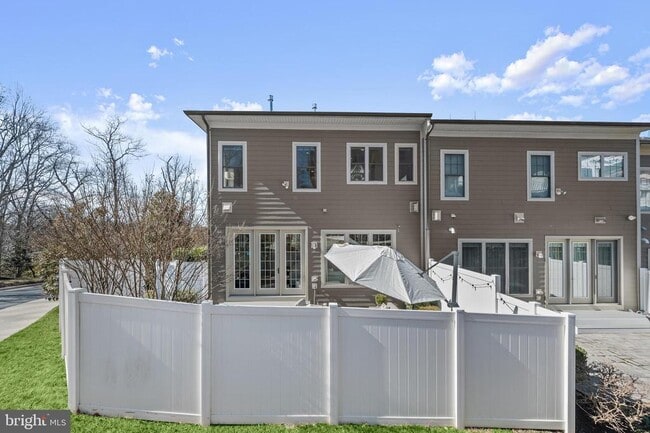 Building Photo - 131 Bytham Ridge Ln